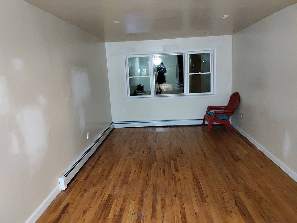 1st image of 46 Paerdegate 14th St