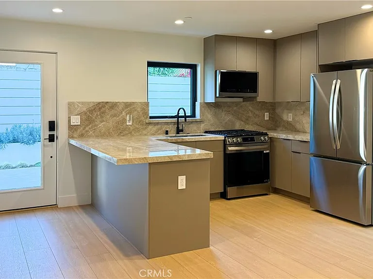 12816 Bloomfield St — Photo 22