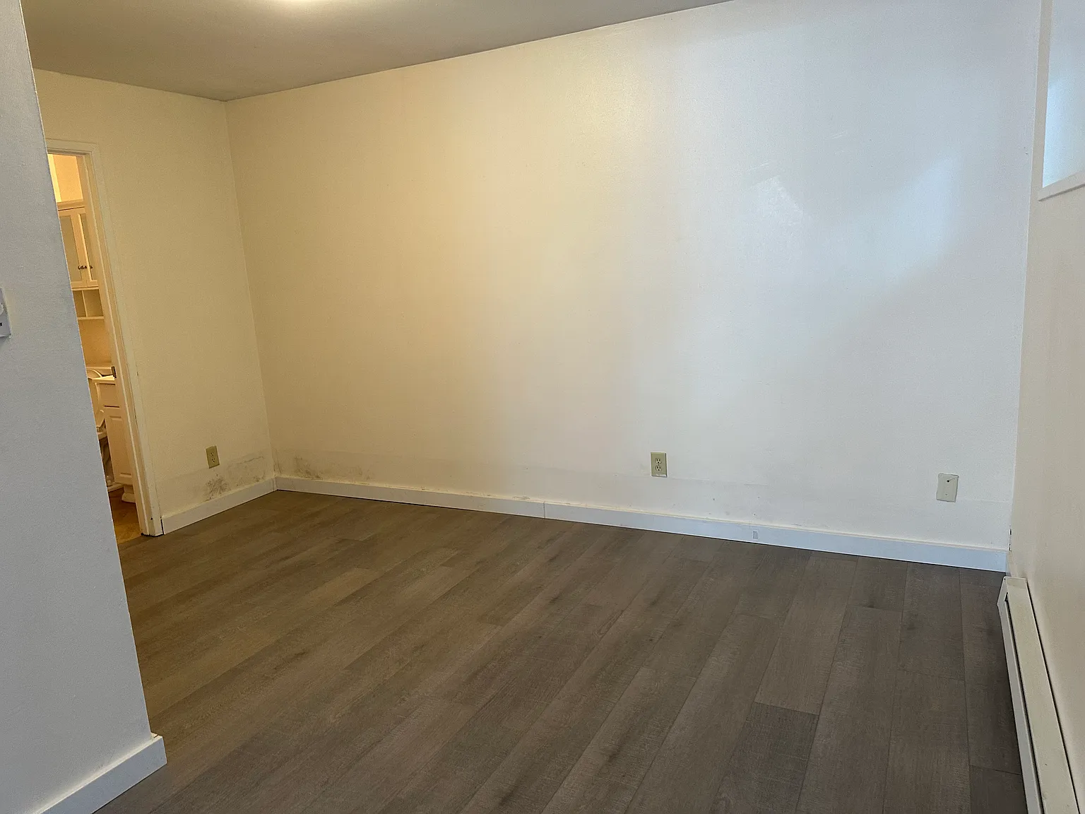 Studio, 375 sqft, $1,100 — Photo 2