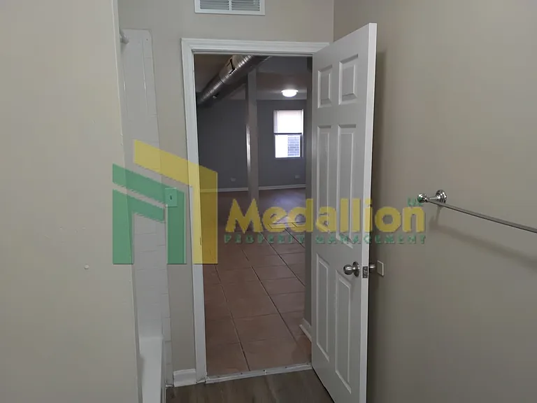 1241 N Ashland Ave #2 — Photo 14