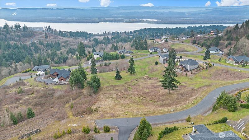 3rd image of 202 Windy River Road