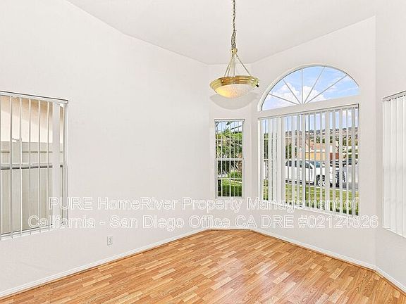 5th image of 4849 Lake Shore Pl