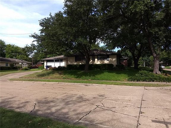 4th image of 1410 Charleston Dr