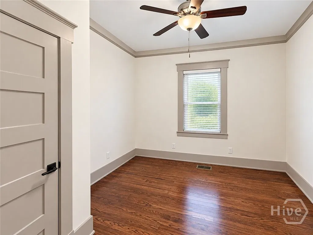 2 bed, 1.0 bath, 1020 sqft, $1,600 — Photo 4
