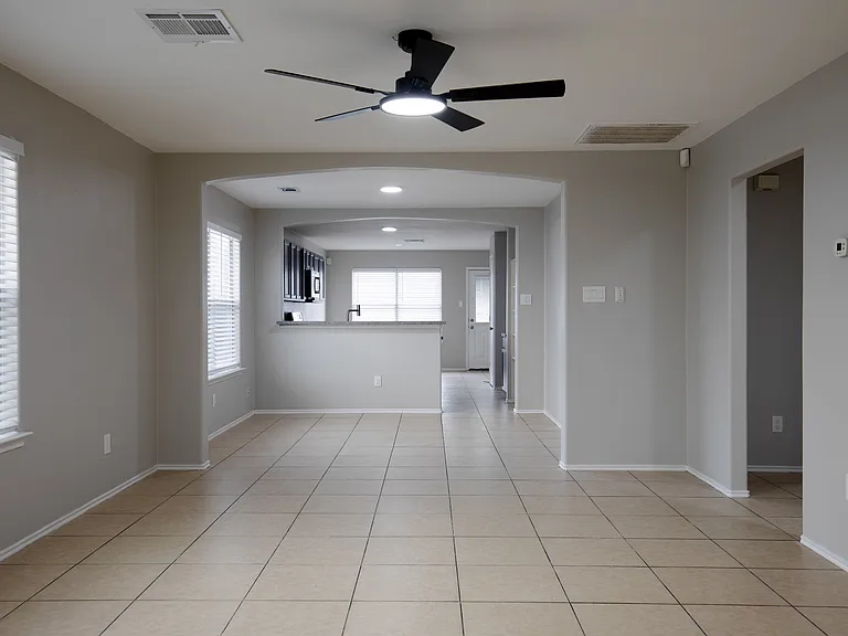 718 Remwick Dr — Photo 4