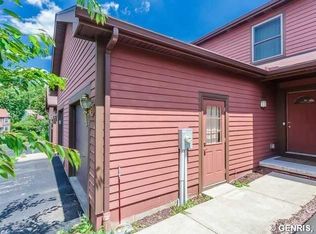 125 Broxbourne Dr, Fairport, NY 14450