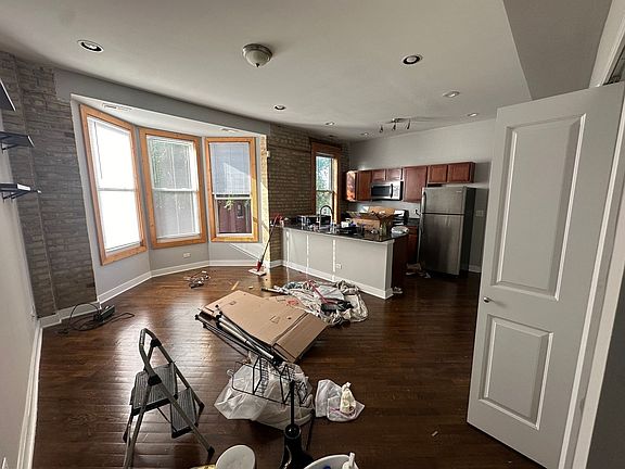 2nd image of 2750 W Le Moyne St APT 2D