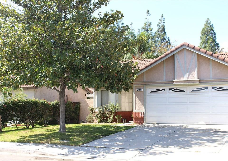 1st image of 13984 Hillcrest Dr