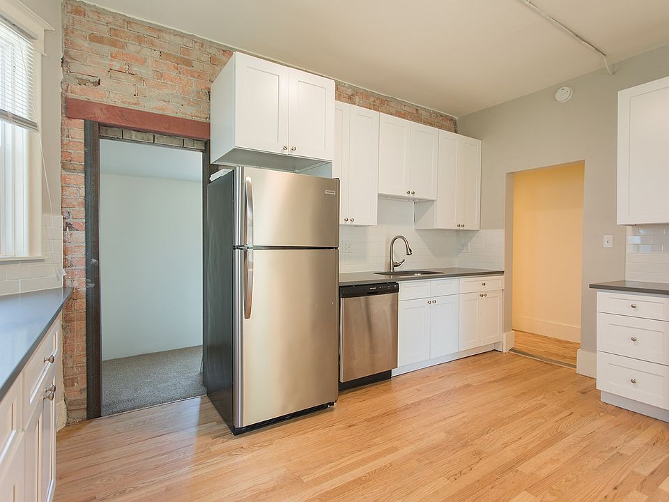 947A University Ave Kitchen