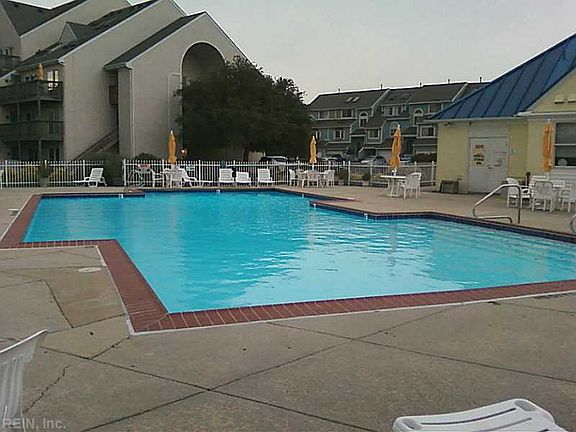 3rd image of 9535 Bay Front Dr