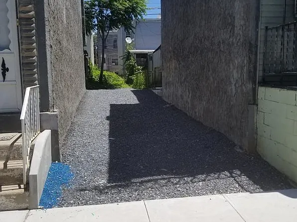 619 Clinton St, Reading, PA 19601