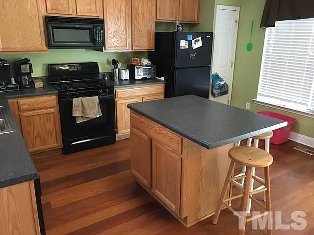 2840 Barrymore St #105 — Photo 7