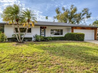 2242 Sunnyside Ln, Sarasota, FL 34239