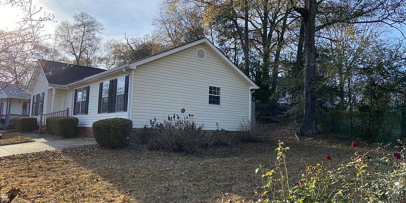 1st image of 2 River Hill Ct