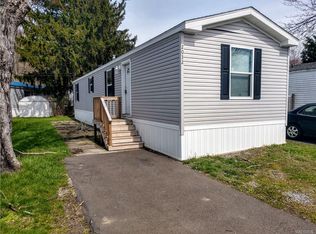 2032 Hemstreet Rd, East Aurora, NY 14052