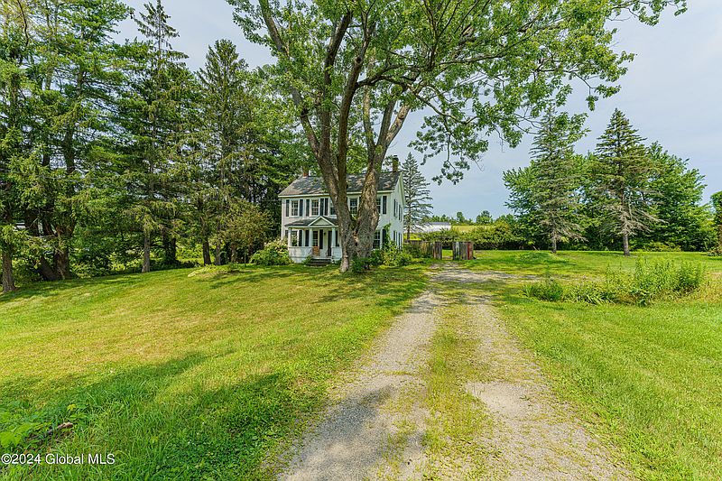 4th image of 393 Snyders Corner Road