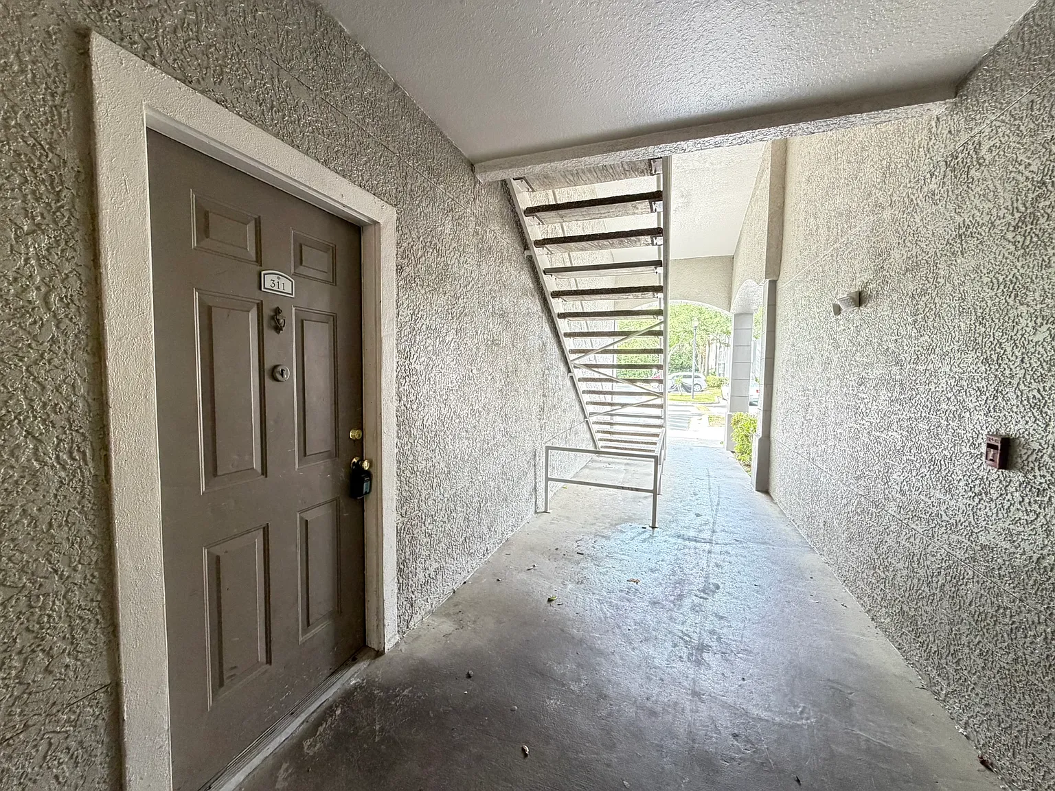 2 bed, 1141 sqft, $1,650 — Photo 2