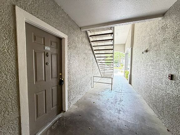 2nd image of 3319 S Kirkman Rd APT 311