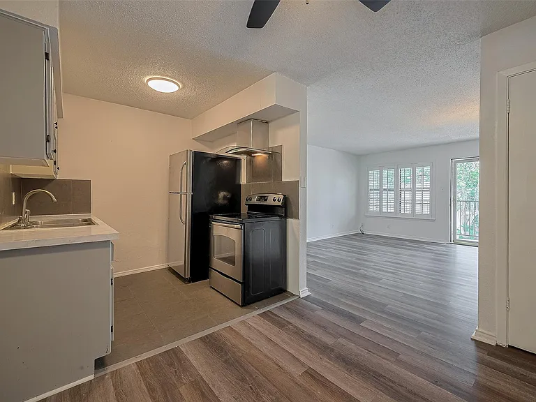 606 Marshall St #35 — Photo 5