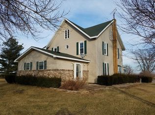 22790 Ridge Rd, Sterling, IL 61081