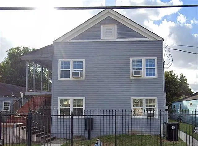 2 bed, 1.0 bath, 800 sqft, $1,500 — Photo 1