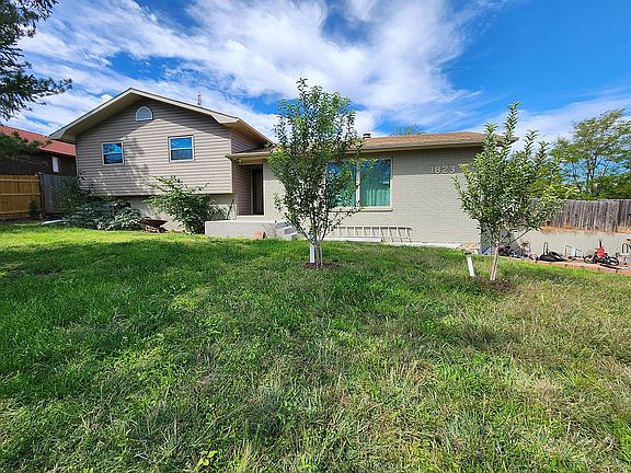 2nd image of 1823 Barham Blvd