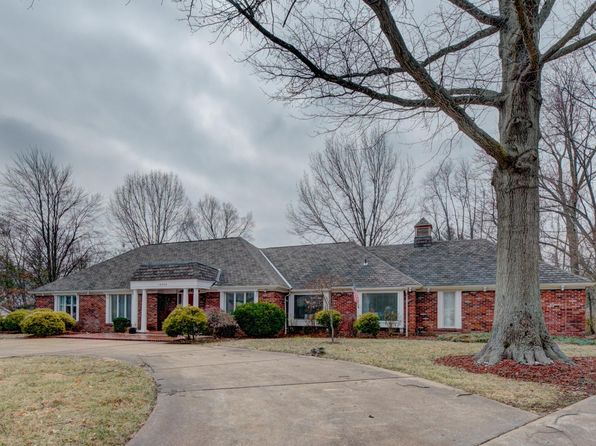 10490 Frontenac Woods Ln