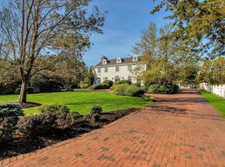 176 S Fairview Ave, Bayport, NY