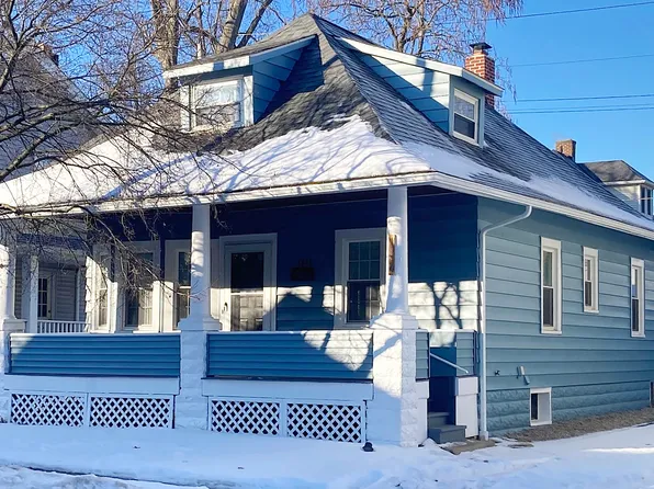 1514 Olivewood Ave, Lakewood, OH 44107