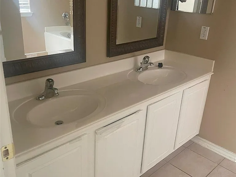 5815 Vinemont Ln — Photo 18