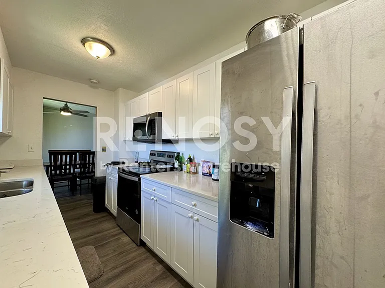 1260 Brentwood St — Photo 10