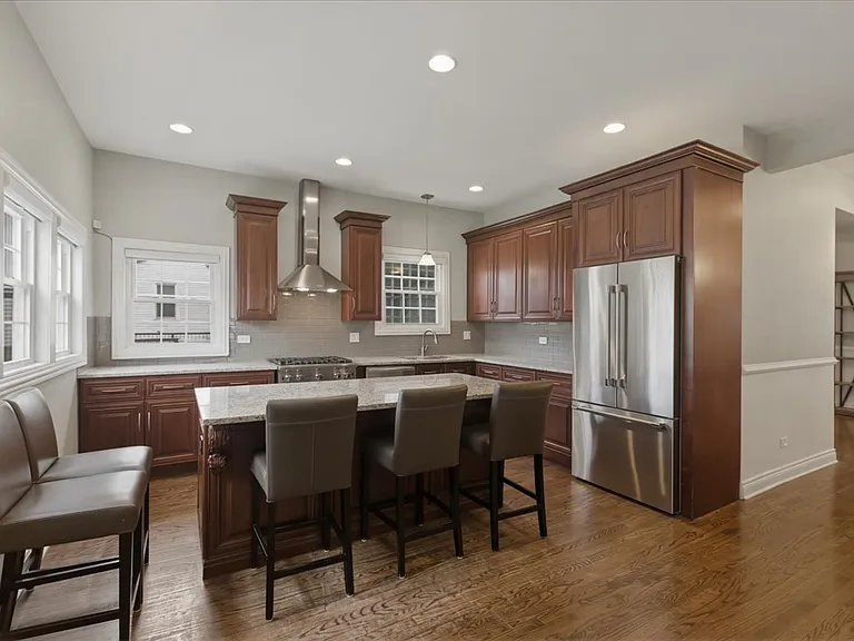 1828 W Berenice Ave — Photo 3