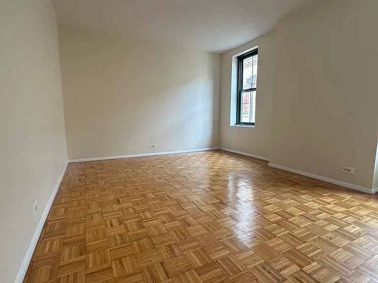 501 E 78th St #5G — Photo 1