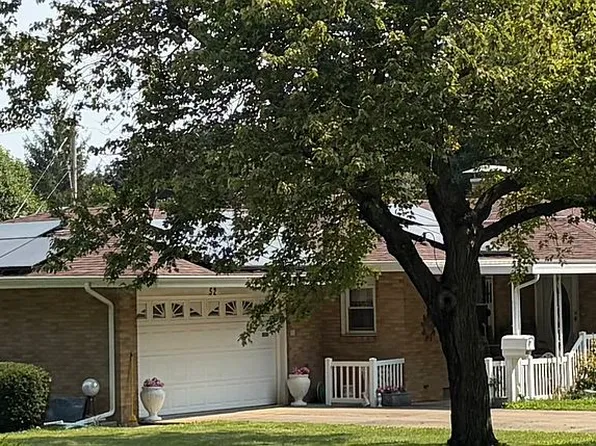 52 Benton Dr, Decatur, IL 62526