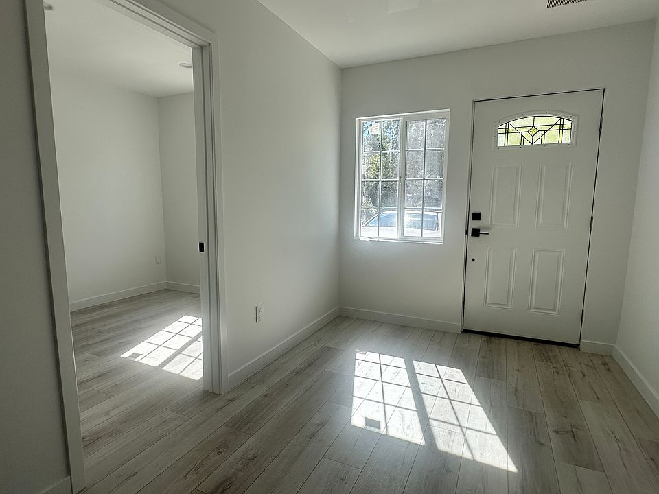 1st image of 187 W Sidlee St #B