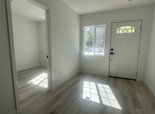 187 W Sidlee St #B, Thousand Oaks, CA 91360