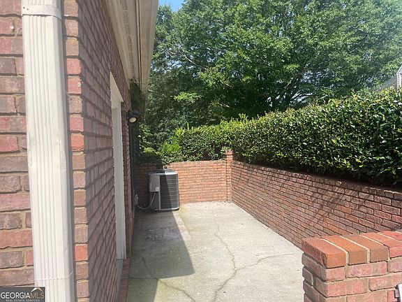 4th image of 849 Park Pl NE Unit B