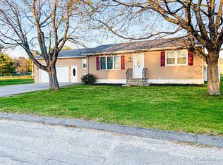 35 Gina St, Lewiston, ME 04240