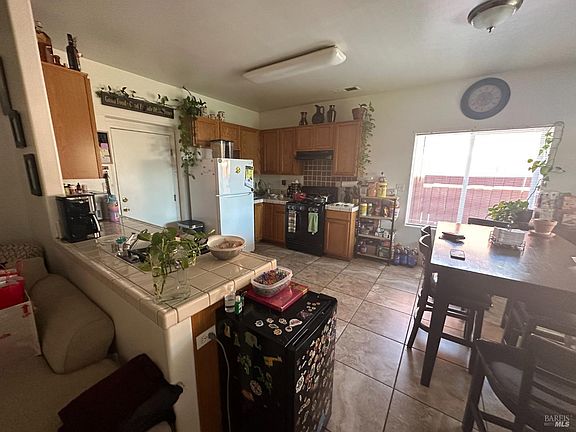4th image of 201 ISLA DEL SOL Drive