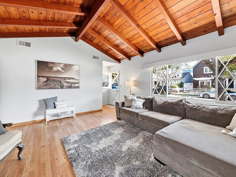 2104 E Ocean Blvd — Photo 5