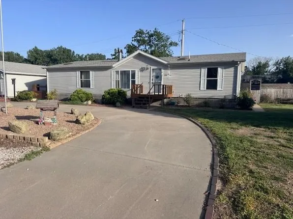 404 Bellamy St, Elwood, NE 68937