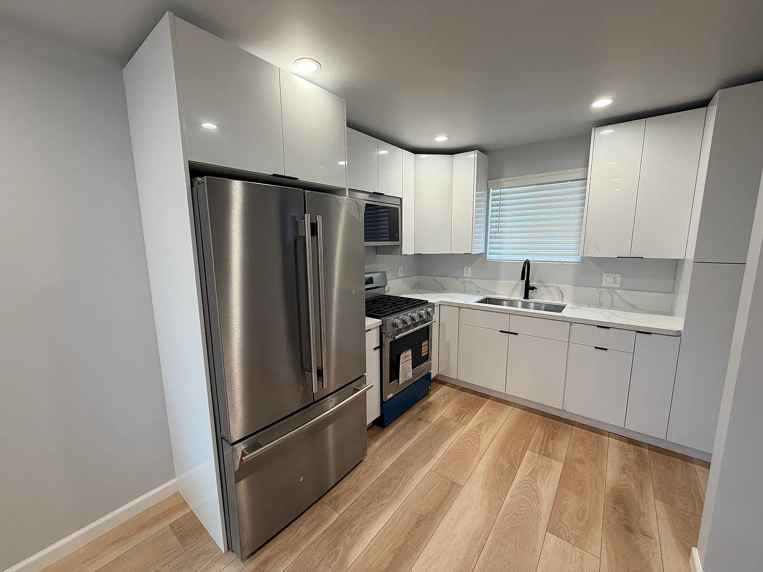 1 bed, 360 sqft, $2,000 — Photo 2