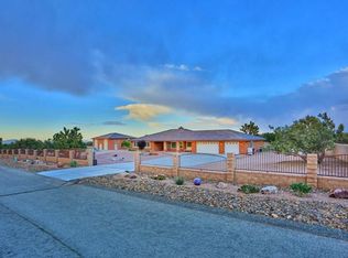 8155 Heartland Cir, Oak Hills, CA 92344