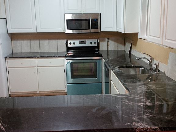 3rd image of 908 Hurtsborne Ct #Townhouse