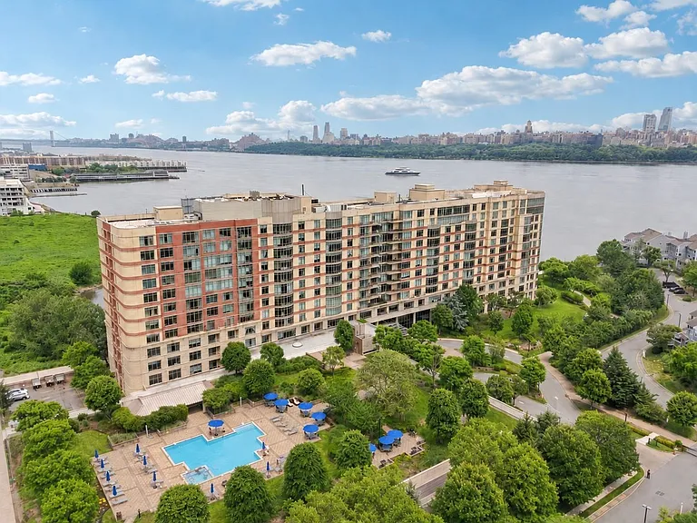 8100 River Rd #601 — Photo 2
