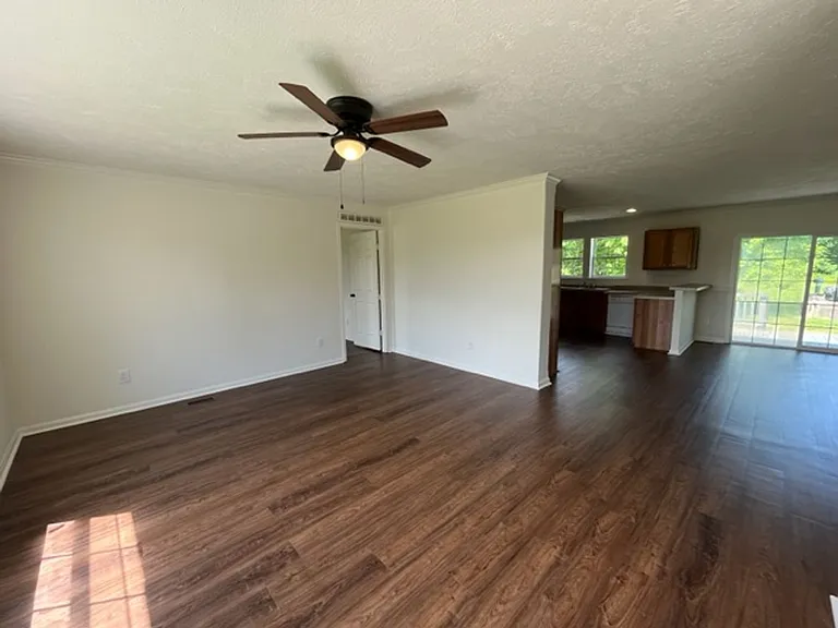 194 Winding Creek Cir — Photo 2