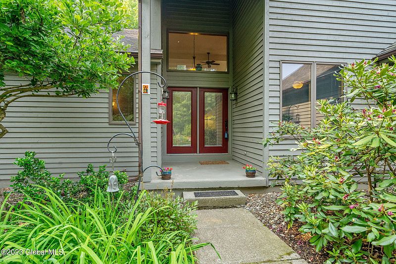 5th image of 4 Newport Drive