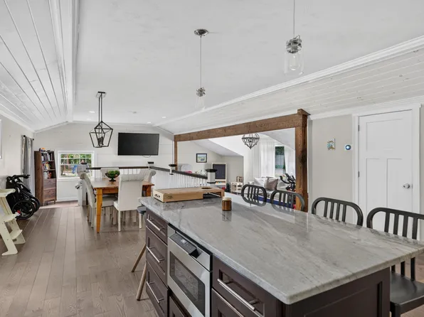 6 Ida Way, Assonet, MA 02702