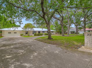 313 Tamworth Dr, Castle Hills, TX 78213