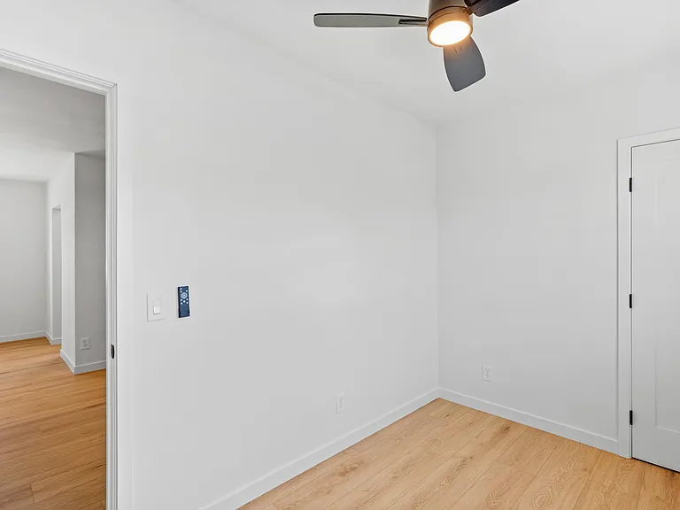 4451 Illinois St — Photo 15